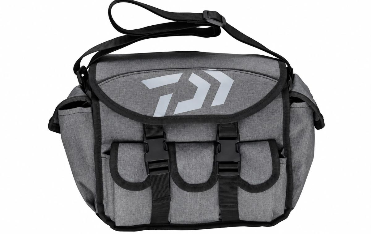DAIWA BALIKÇI ÇANTASI OMUZ ASKILI GRİ 39*23*18