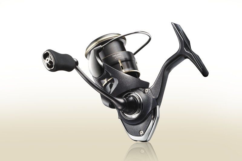 DAIWA 26 FREAMS LT 2000 S P MAKARA